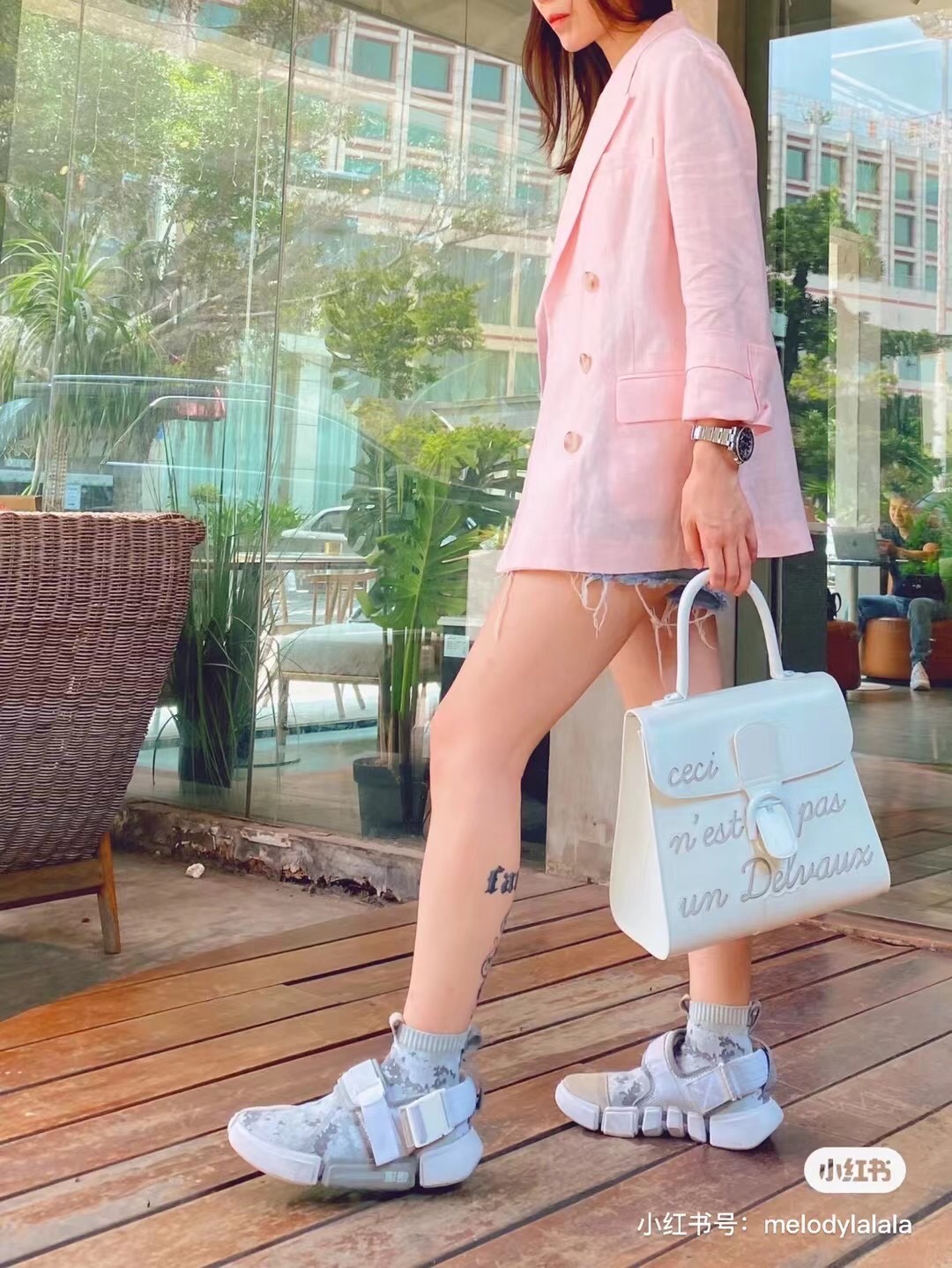 델보 레터링 브리앙 박스백 미듐